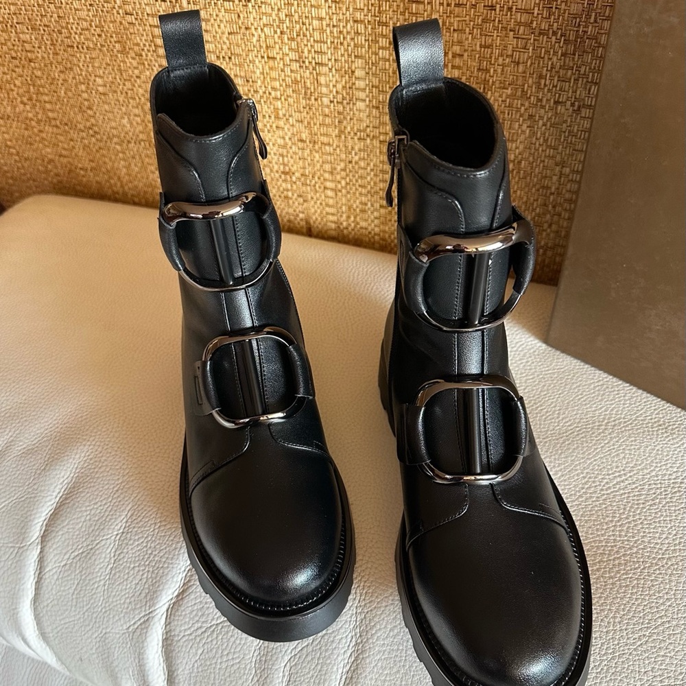 NIB AZURA VIVIENNE Leather Boots with  two oversized buckles, Size 37 (US 6.5)